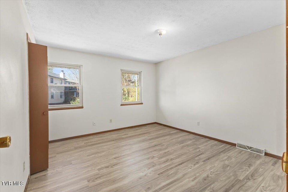 Photo #26: 1308 Knob Creek Road