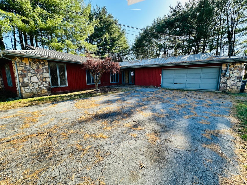 Photo #35: 2016 Arlington Drive