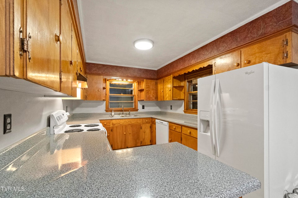 Photo #12: 135 Walton Circle