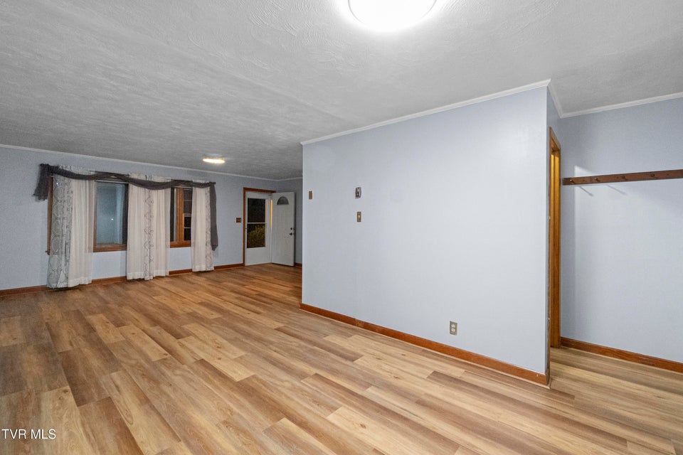 Photo #7: 135 Walton Circle