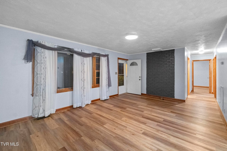 Photo #4: 135 Walton Circle