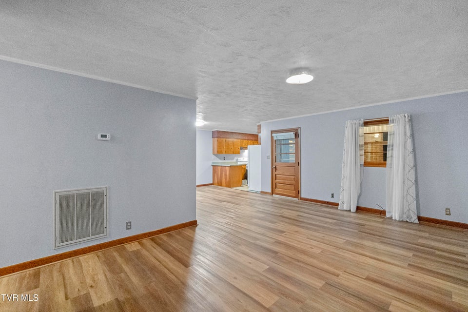 Photo #6: 135 Walton Circle