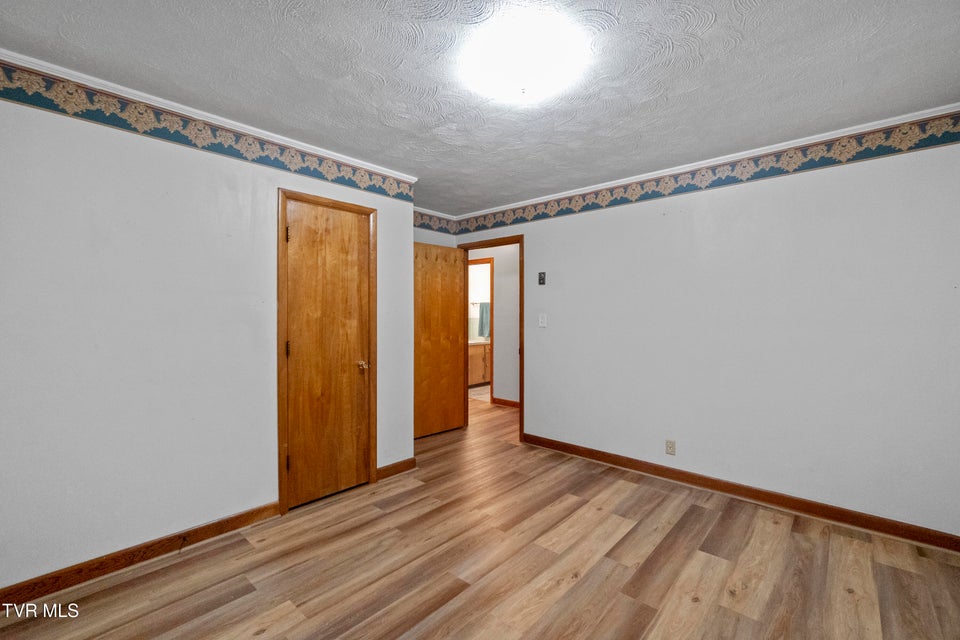 Photo #28: 135 Walton Circle