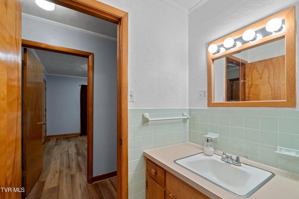 Photo #34: 135 Walton Circle