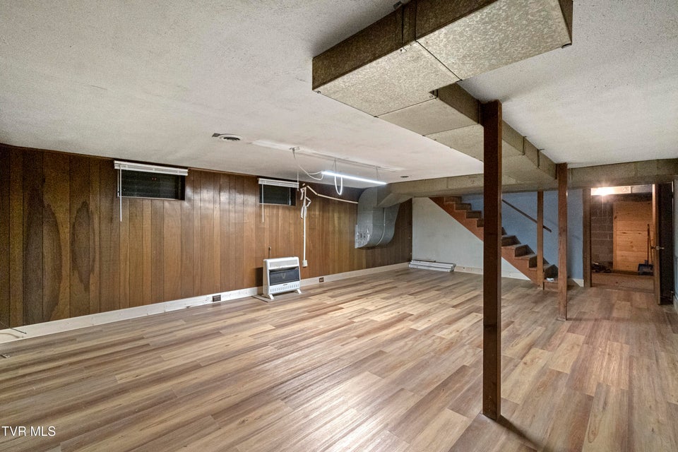 Photo #35: 135 Walton Circle