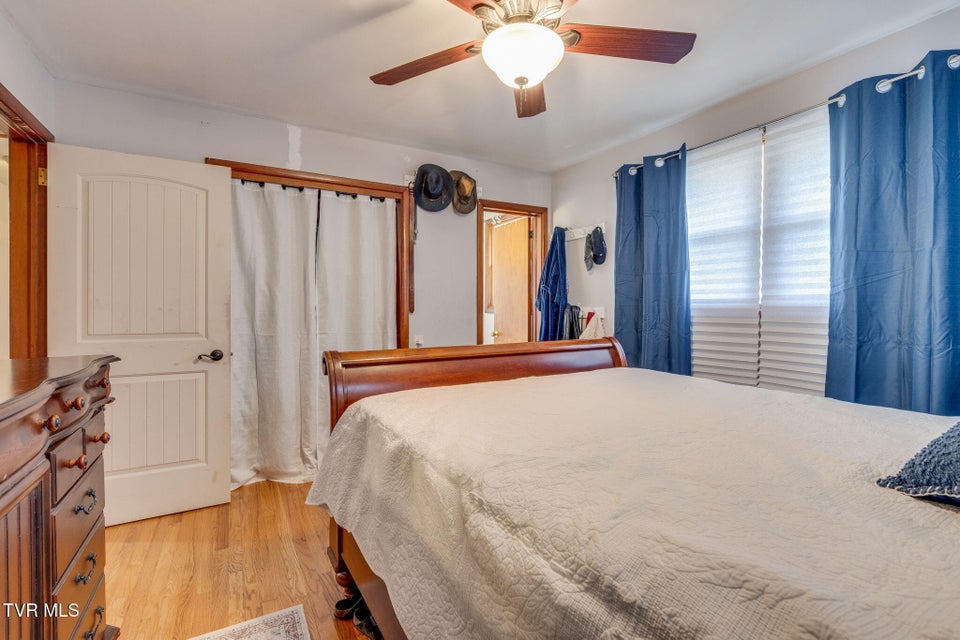 Photo #17: 209 Elmhurst Drive