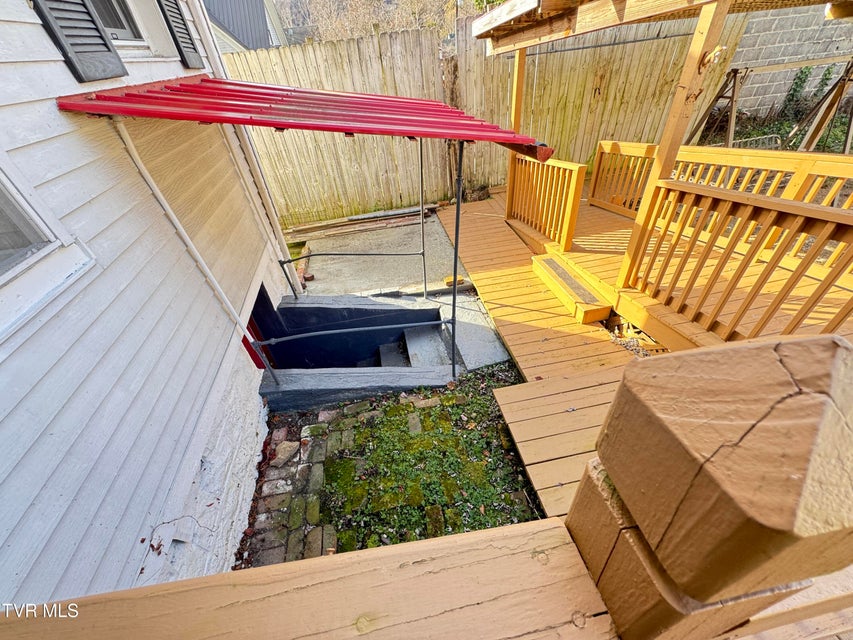 Photo #20: 301 Roberts Street