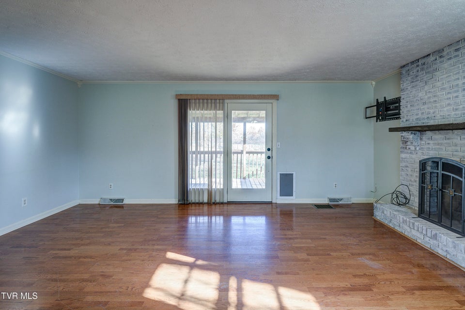 Photo #5: 128 Pierce Lane