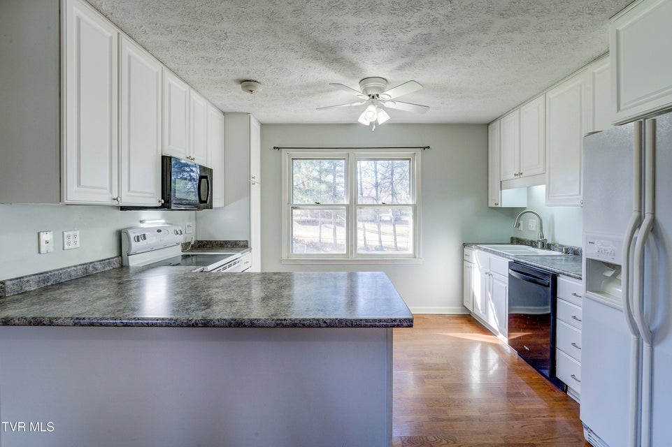 Photo #7: 128 Pierce Lane