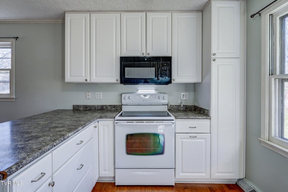 Photo #8: 128 Pierce Lane