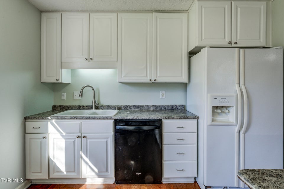 Photo #9: 128 Pierce Lane