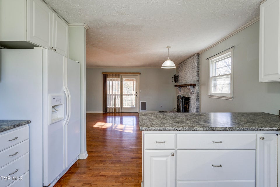 Photo #10: 128 Pierce Lane