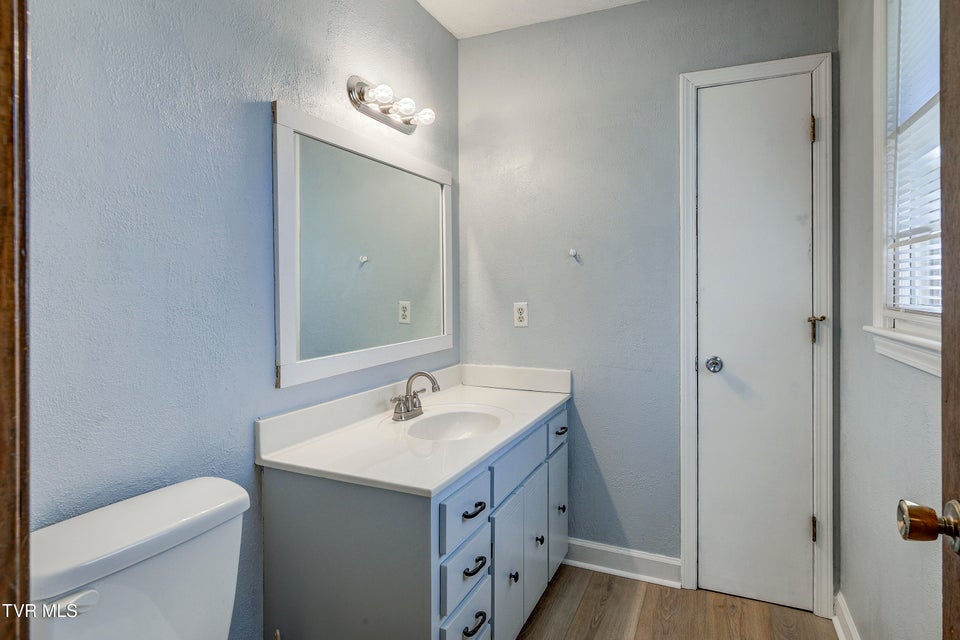 Photo #18: 128 Pierce Lane