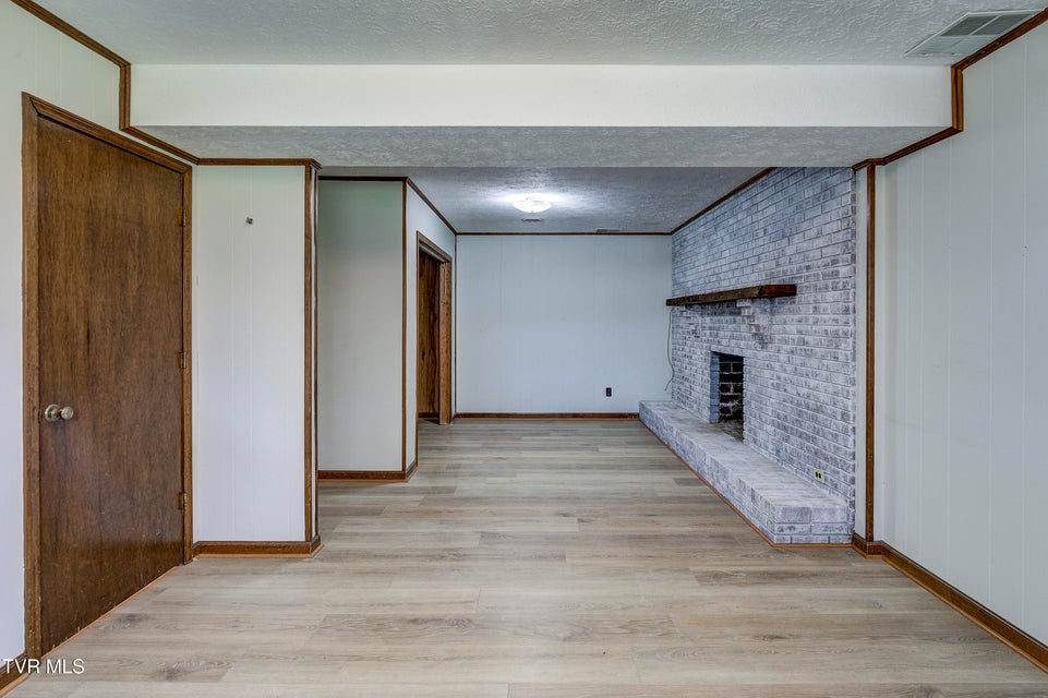 Photo #25: 128 Pierce Lane