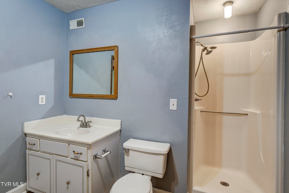 Photo #28: 128 Pierce Lane