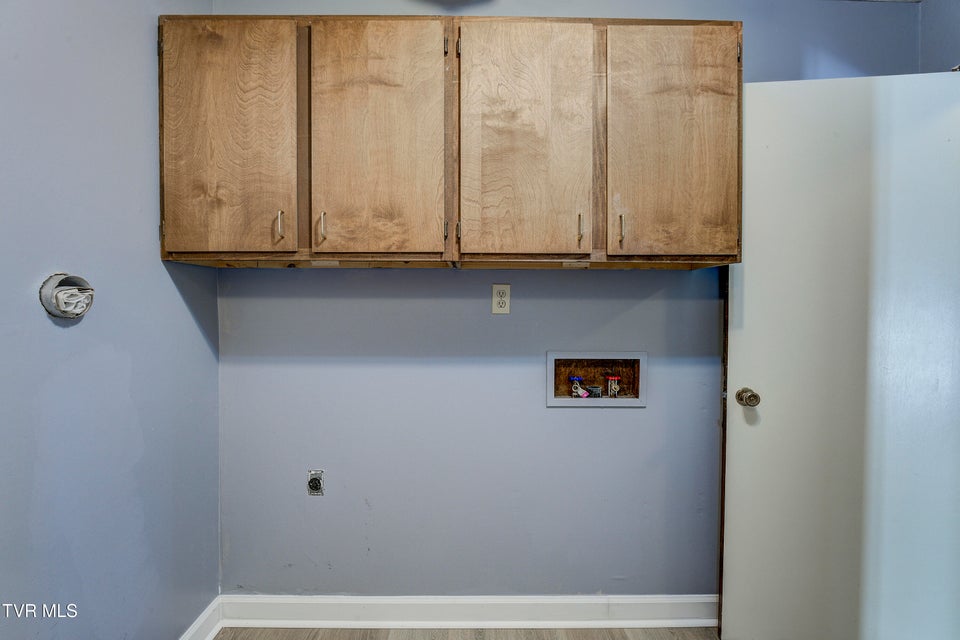 Photo #29: 128 Pierce Lane