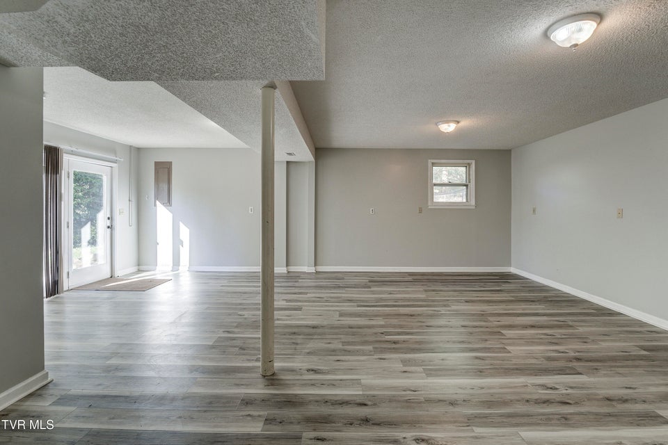 Photo #30: 128 Pierce Lane