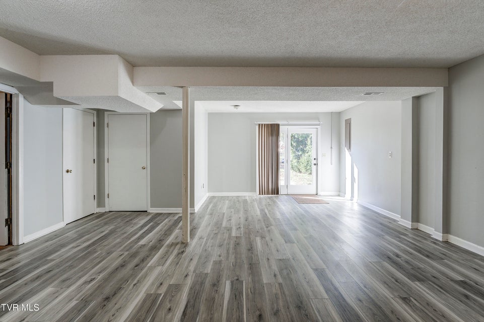 Photo #32: 128 Pierce Lane