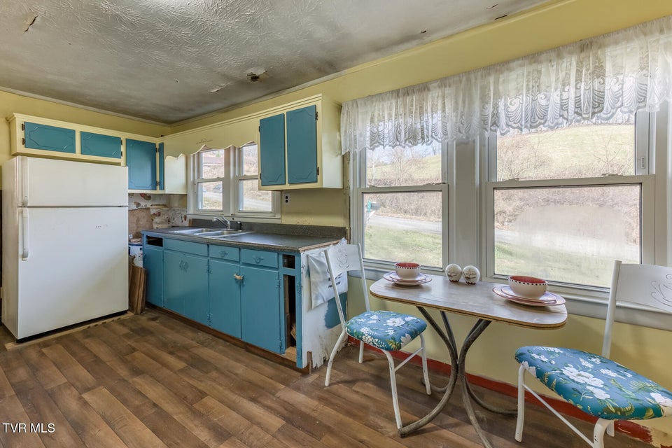 Photo #27: 141 Canter Road