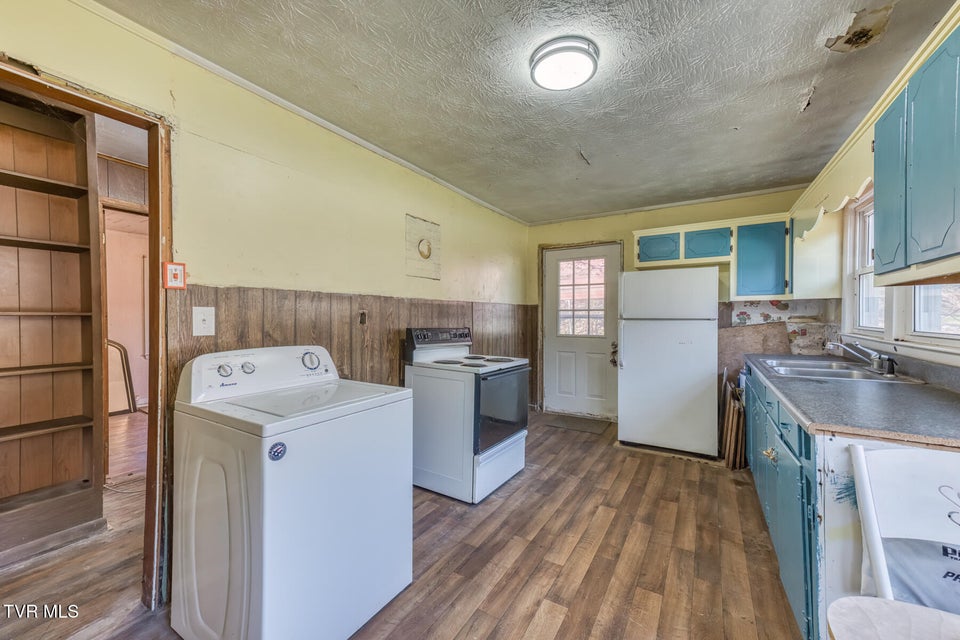 Photo #31: 141 Canter Road