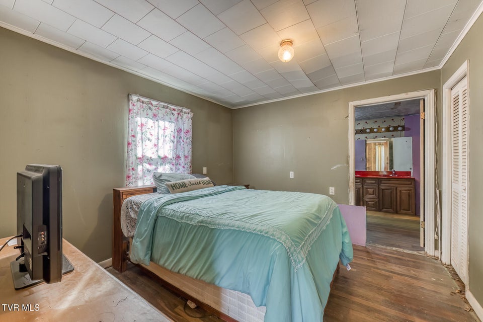 Photo #34: 141 Canter Road