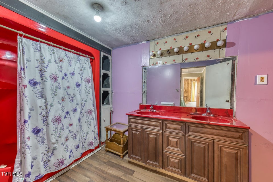 Photo #37: 141 Canter Road