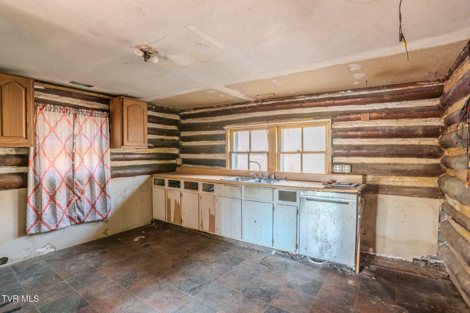 Photo #5: 9549 Heiskell Road