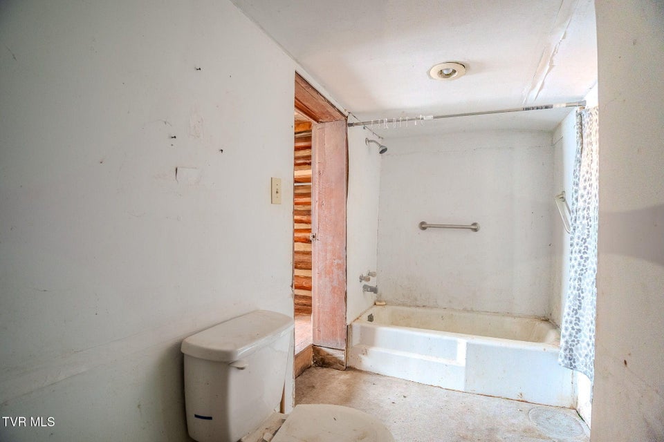 Photo #9: 9549 Heiskell Road