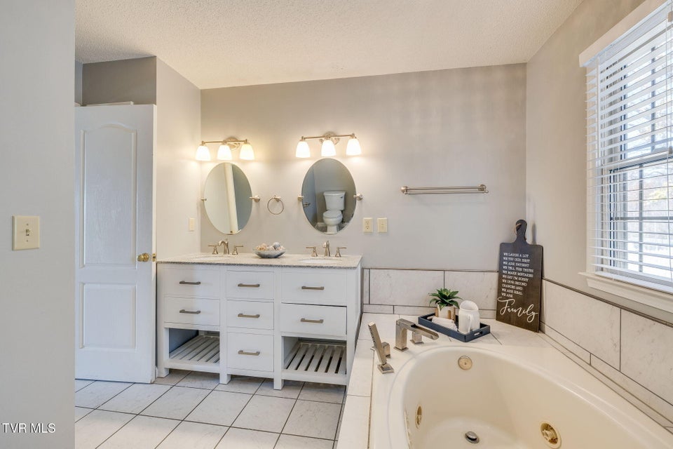 Photo #23: 1 Green Valley Court