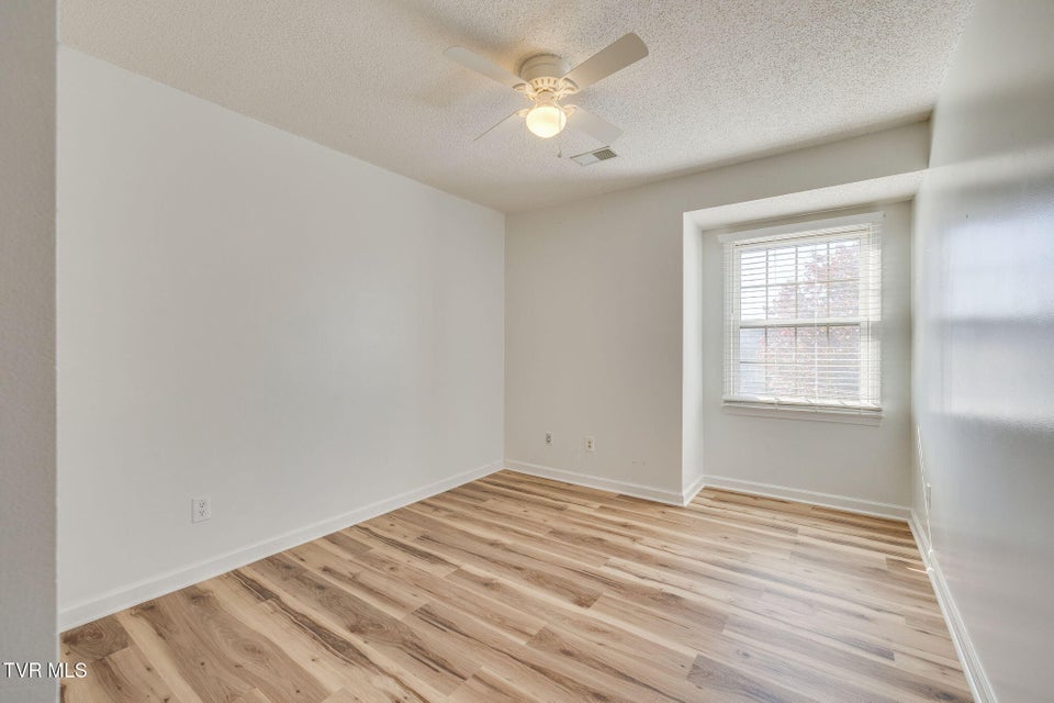 Photo #25: 1 Green Valley Court