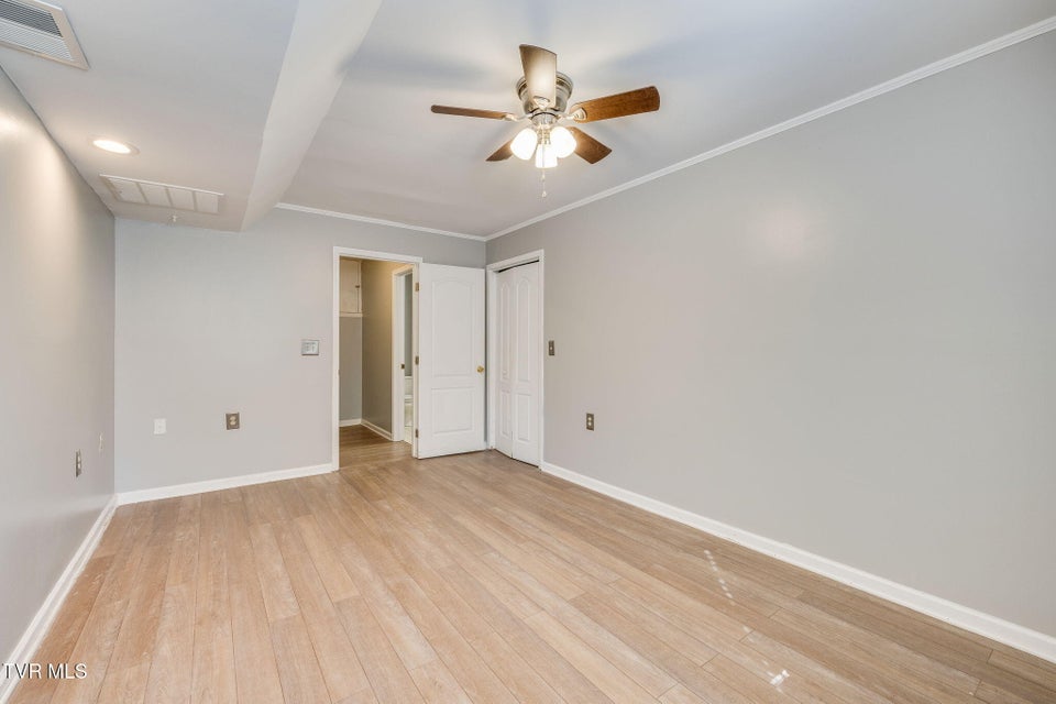 Photo #31: 1 Green Valley Court