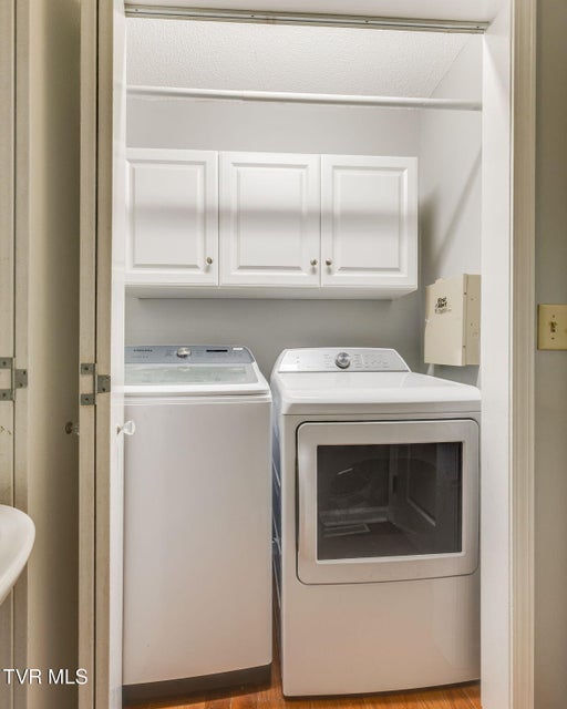 Photo #34: 1 Green Valley Court