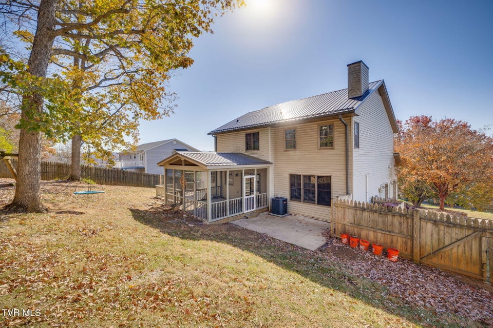 Photo #40: 1 Green Valley Court