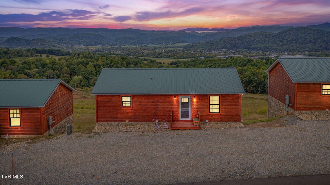 Photo #3: 117-125 Ridgeview Drive