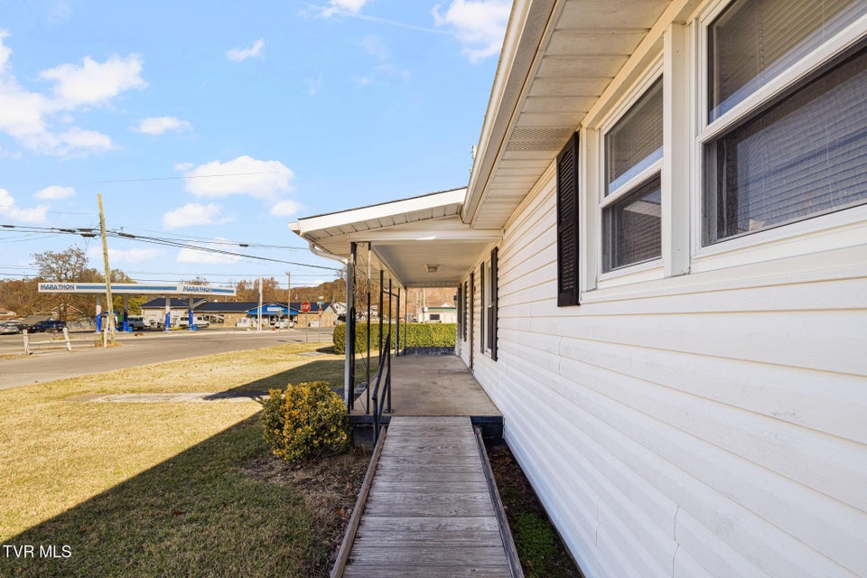 Photo #4: 102 Sycamore And 602 Monroe Street