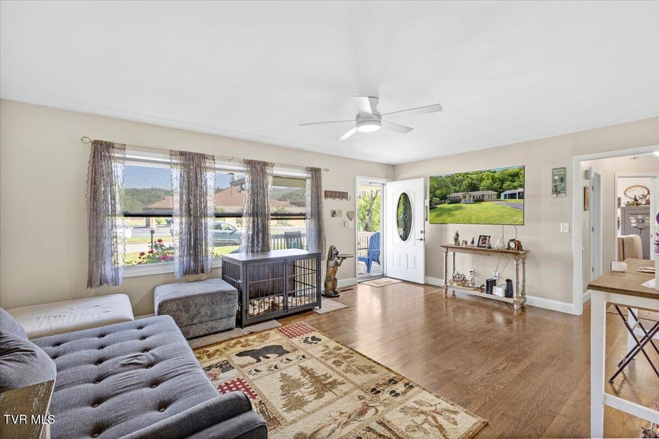 Photo #7: 1212 Thomas Boulevard Boulevard