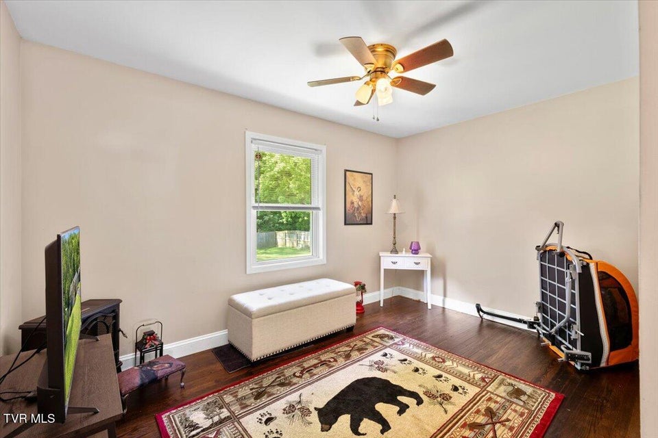 Photo #16: 1212 Thomas Boulevard Boulevard