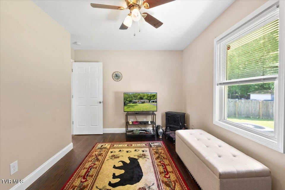 Photo #17: 1212 Thomas Boulevard Boulevard