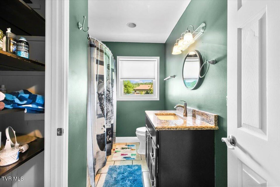 Photo #18: 1212 Thomas Boulevard Boulevard