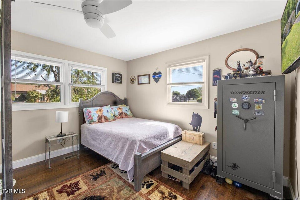 Photo #20: 1212 Thomas Boulevard Boulevard