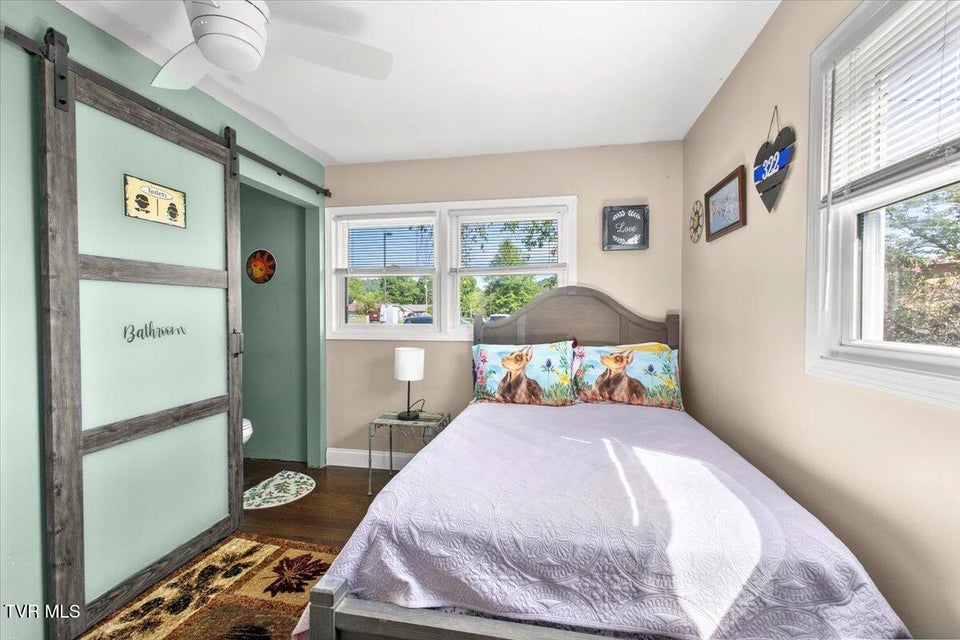 Photo #21: 1212 Thomas Boulevard Boulevard