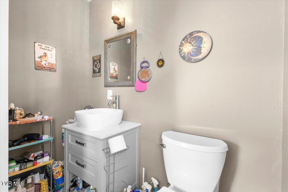 Photo #22: 1212 Thomas Boulevard Boulevard