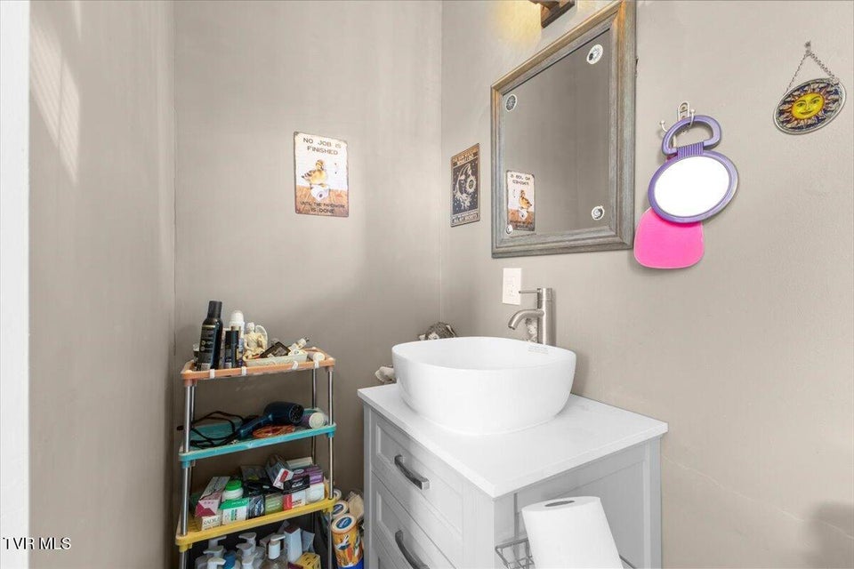 Photo #23: 1212 Thomas Boulevard Boulevard