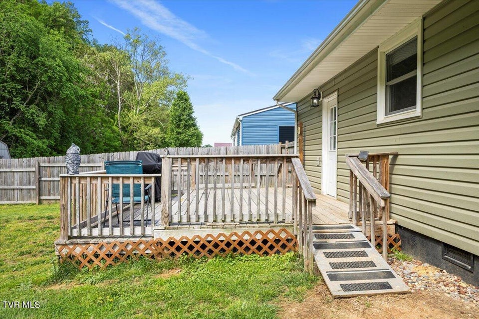 Photo #35: 1212 Thomas Boulevard Boulevard