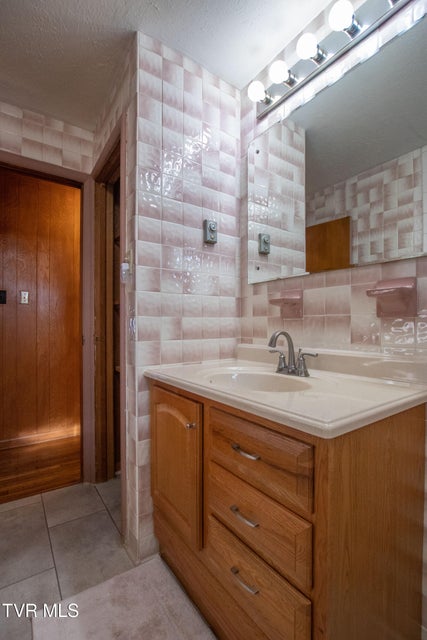 Photo #13: 15451 Siesta Avenue