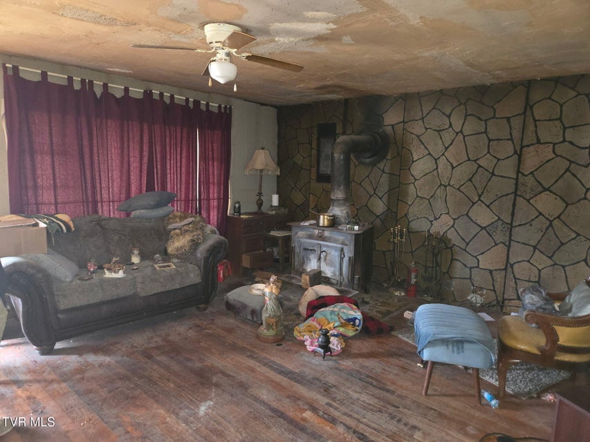 Photo #7: 998 Bristol Caverns Highway