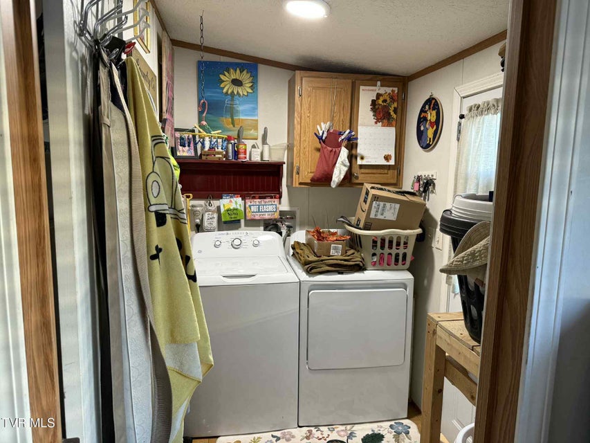 Photo #35: 6042 Cherry Lane