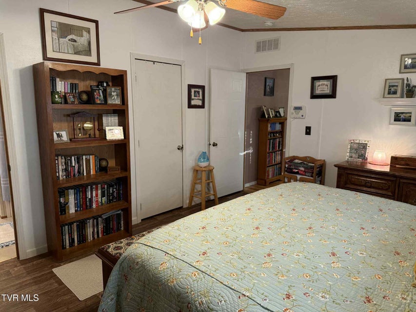 Photo #36: 6042 Cherry Lane