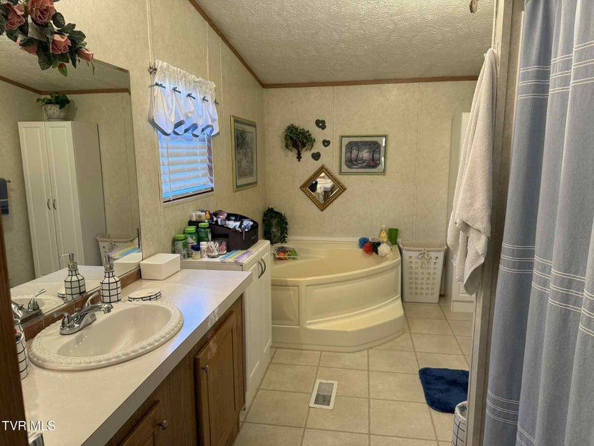 Photo #24: 6042 Cherry Lane