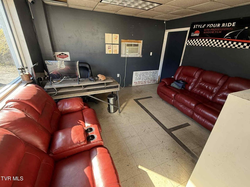 Photo #14: 605 Trent Street